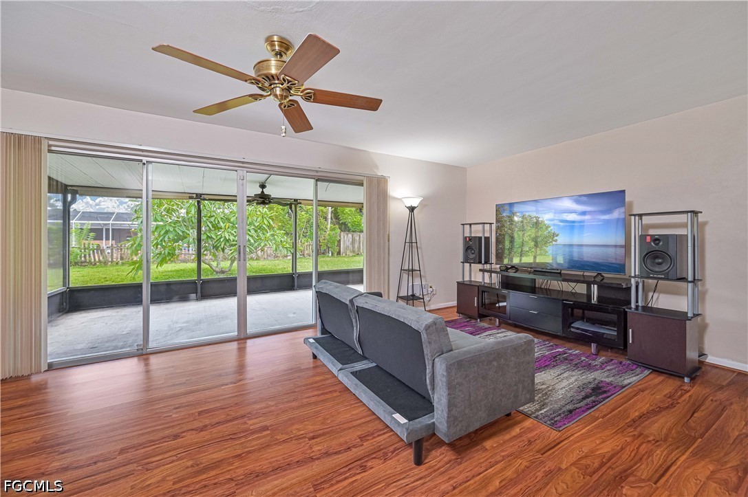 4 Bed SingleFamilyResidence for Sale in Cape Coral, photo 3