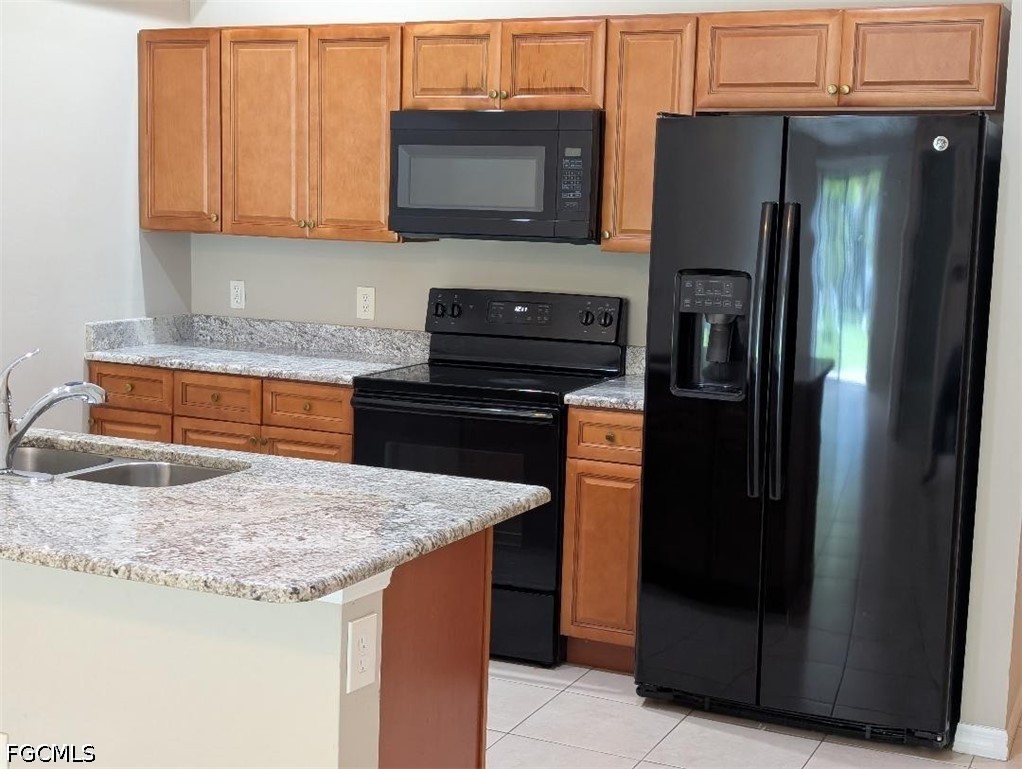 3 Bed Duplex for Sale in Cape Coral, photo 3