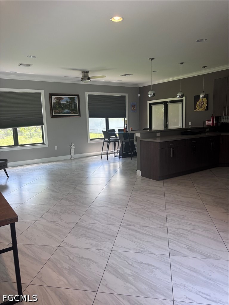 4 Bed SingleFamilyResidence for Sale in Fort Myers, photo 3