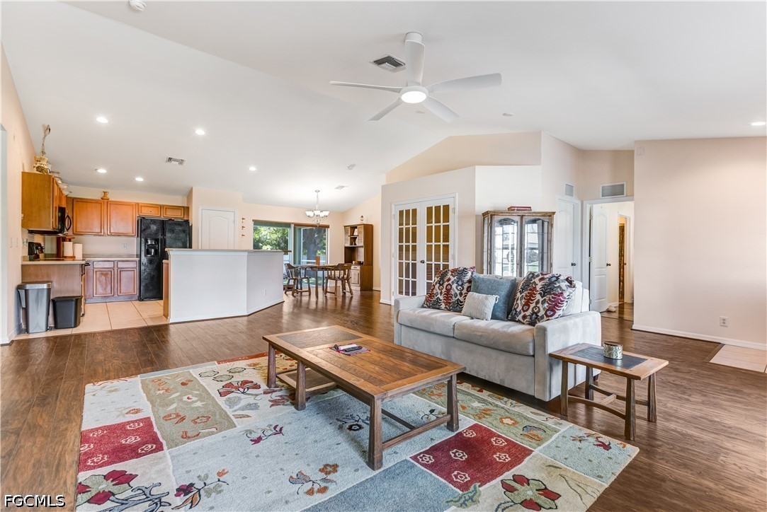 3 Bed SingleFamilyResidence for Sale in Cape Coral, photo 3