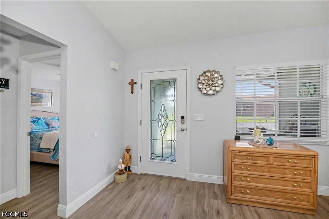 2 Bed SingleFamilyResidence for Sale in North Fort Myers, photo 3