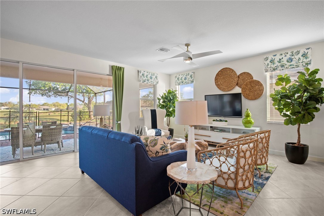 3 Bed Pool Home for Sale in Country Club, photo 3