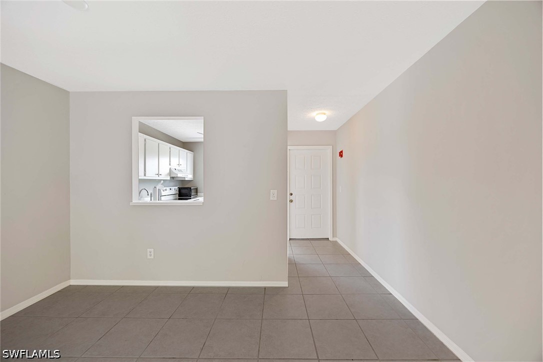 2 Bed Condominium for Sale in Naples, photo 3