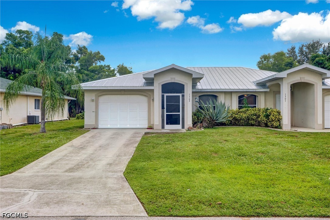 6 Bed Duplex for Sale in Cape Coral, photo 3