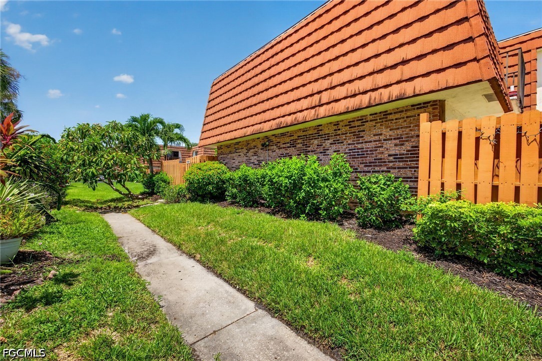 2 Bed Condominium for Sale in Hamlet, photo 3