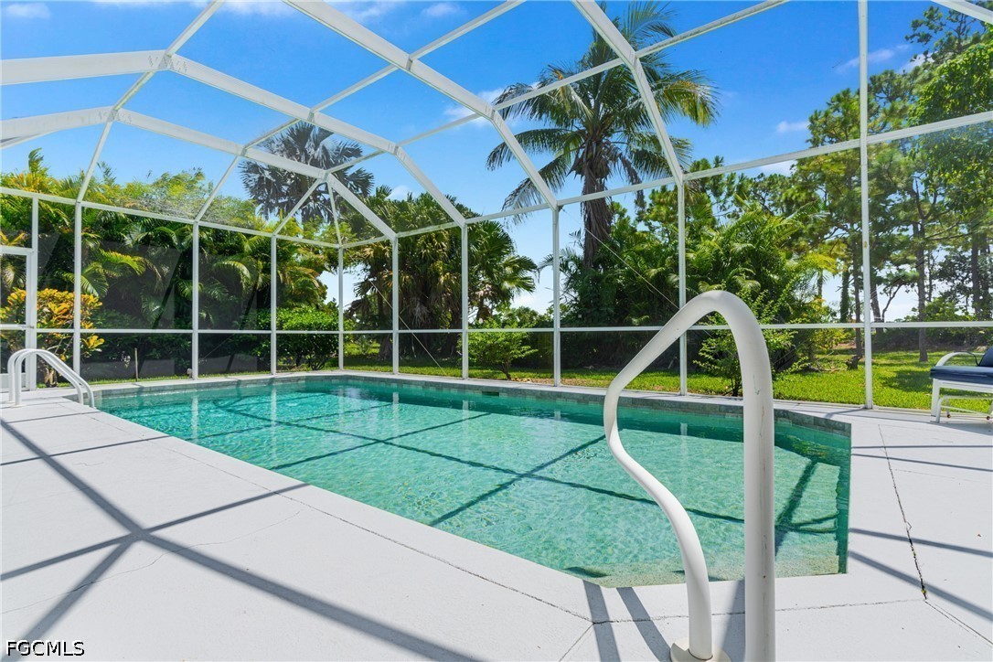 3 Bed Pool Home for Sale in Westminster, photo 3