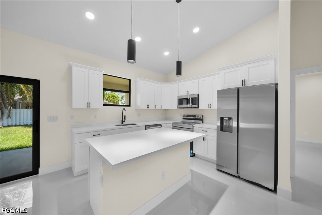 4 Bed SingleFamilyResidence for Sale in Cape Coral, photo 3