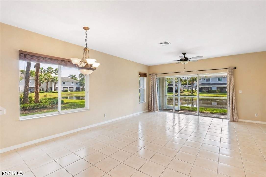 2 Bed Townhouse for Sale in Cypress Landing, photo 3