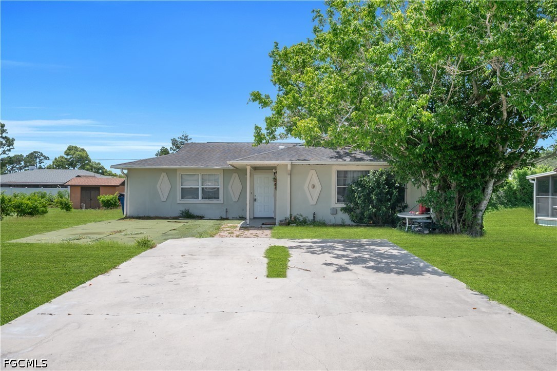 4 Bed Waterfront Home for Sale in Fort Myers, photo 3