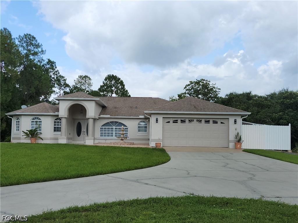 3 Bed Waterfront Home for Sale in Naples, photo 3