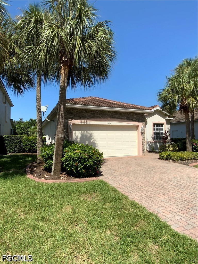 3 Bed Waterfront Home for Sale in Coral Lakes, photo 3