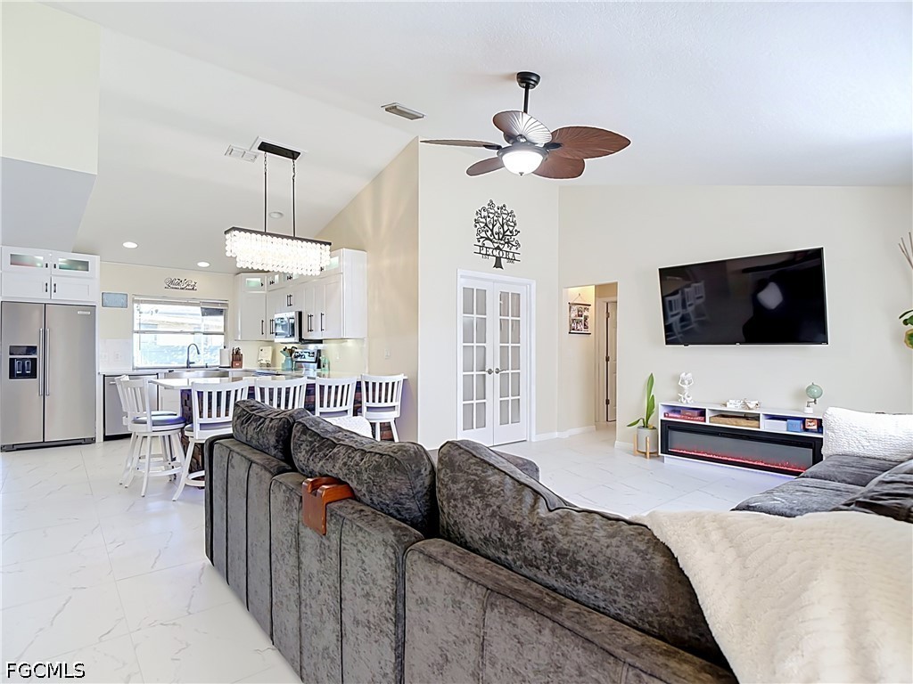 3 Bed Pool Home for Sale in San Carlos Park, photo 3