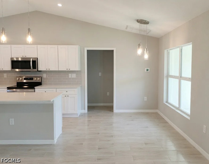 4 Bed SingleFamilyResidence for Sale in Cape Coral, photo 3