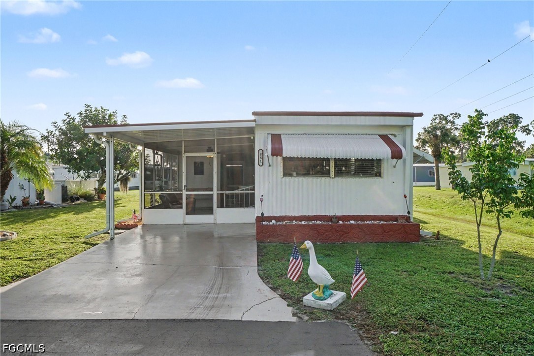 2 Bed ManufacturedHome for Sale in North Fort Myers, photo 3