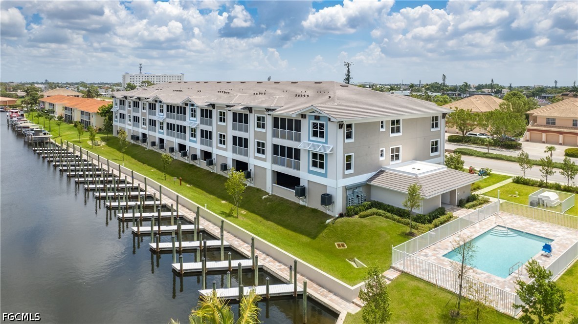 Waterfront Home for Sale in Cape Coral, photo 3