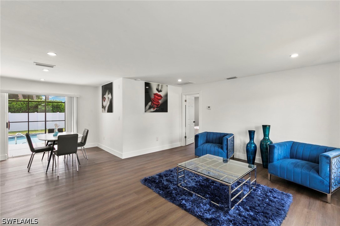 2 Bed Pool Home for Sale in Marco Island, photo 3