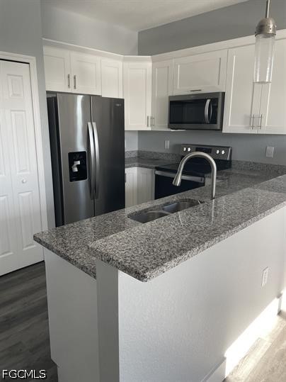 2 Bed Condominium for Sale in Cape Coral, photo 3