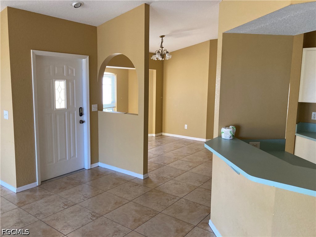2 Bed Duplex for Sale in Cape Coral, photo 3