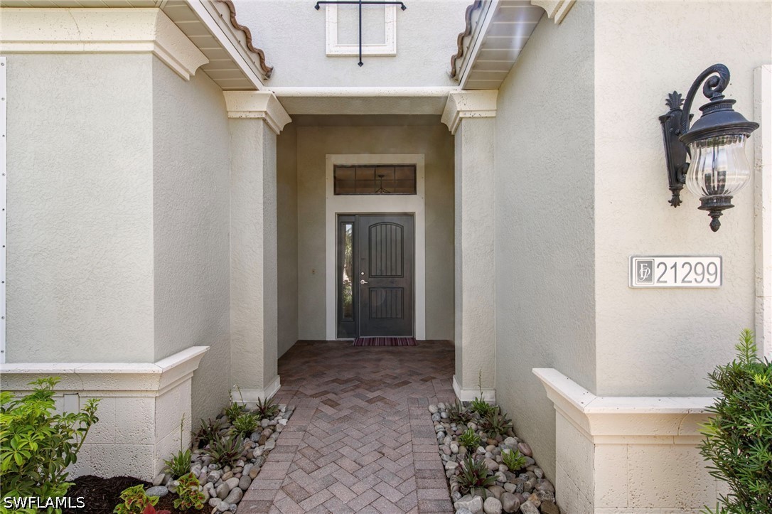 3 Bed SingleFamilyResidence for Sale in Estero, photo 3