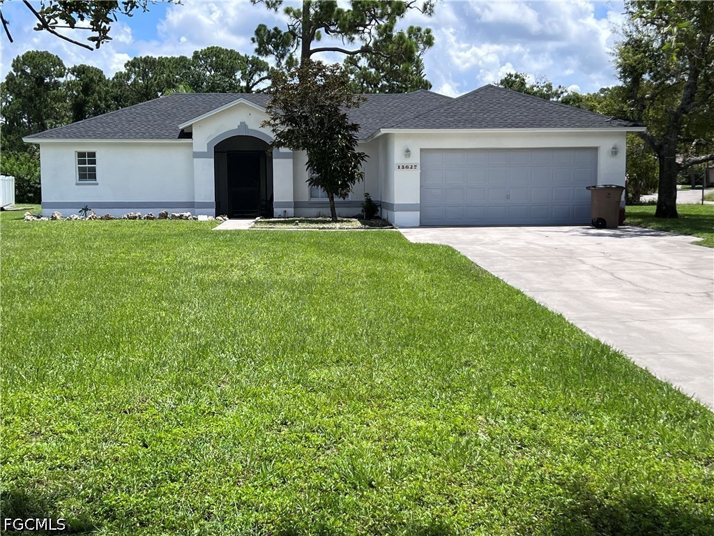 3 Bed SingleFamilyResidence for Sale in Fort Myers, photo 3
