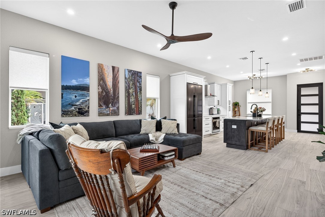 3 Bed SingleFamilyResidence for Sale in Spanish Gardens, photo 3