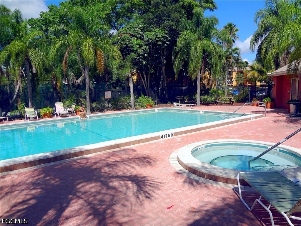 2 Bed Condominium for Sale in Village Creek, photo 3