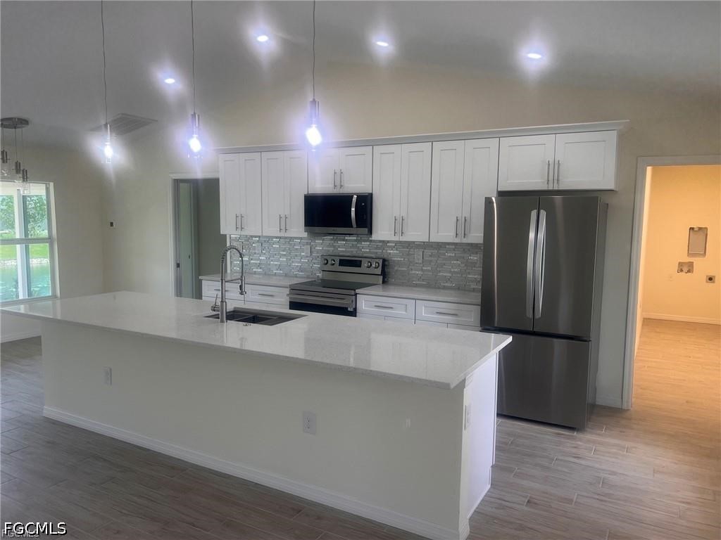 4 Bed Waterfront Home for Sale in Cape Coral, photo 3