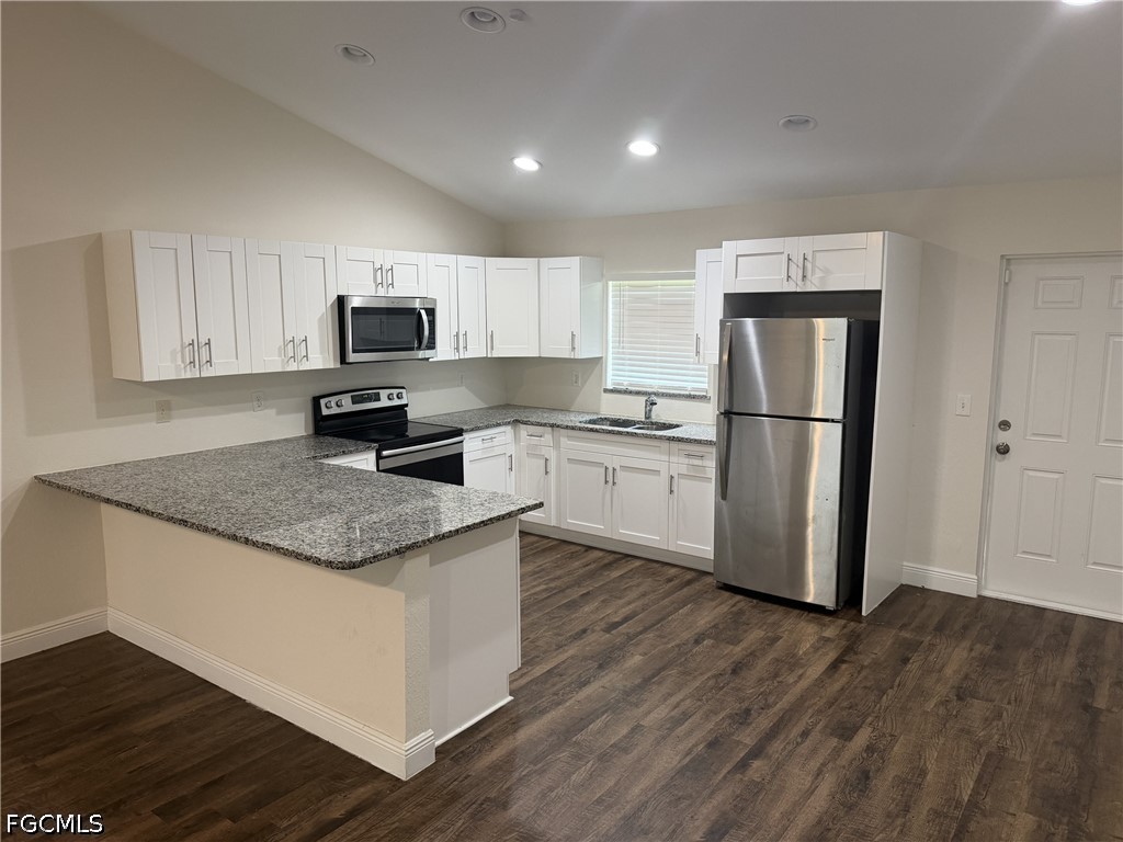 4 Bed SingleFamilyResidence for Sale in Labelle, photo 3