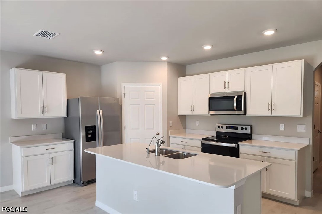 4 Bed SingleFamilyResidence for Sale in Alva, photo 3