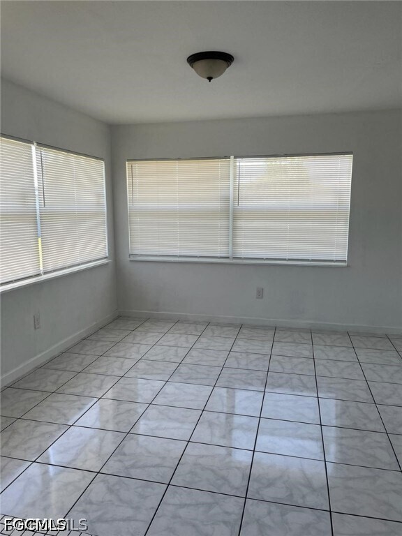 3 Bed SingleFamilyResidence for Sale in Lehigh Acres, photo 3