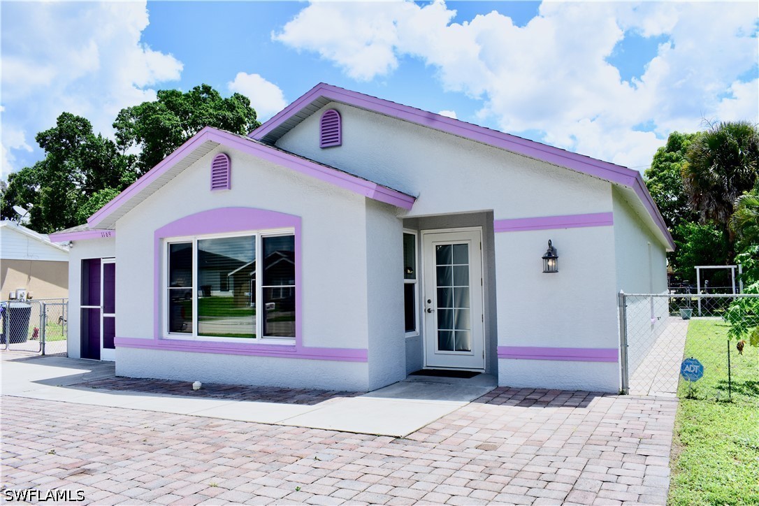3 Bed SingleFamilyResidence for Sale in Fort Myers, photo 3