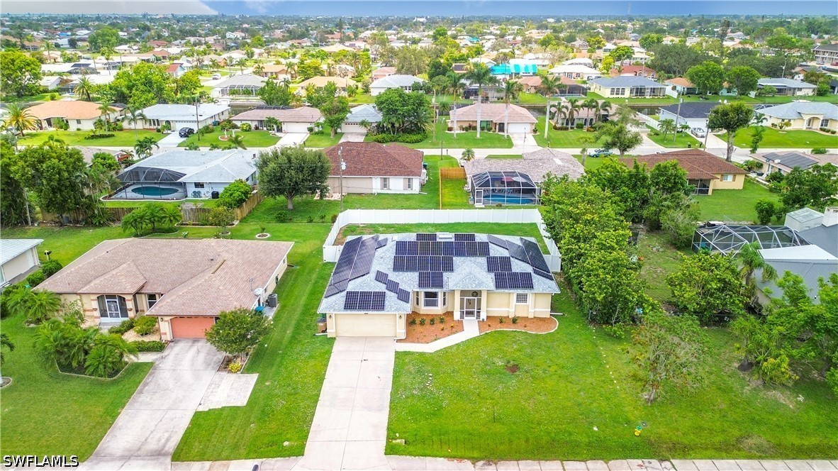 3 Bed SingleFamilyResidence for Sale in Cape Coral, photo 3
