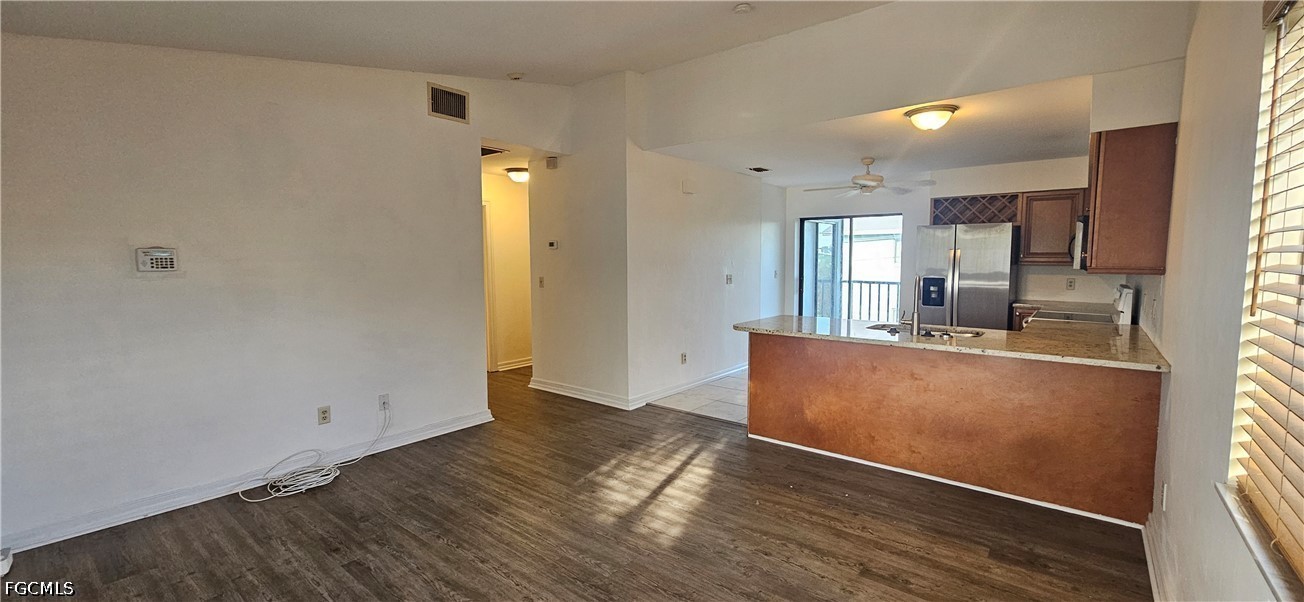 2 Bed Condominium for Sale in Cape Coral, photo 3