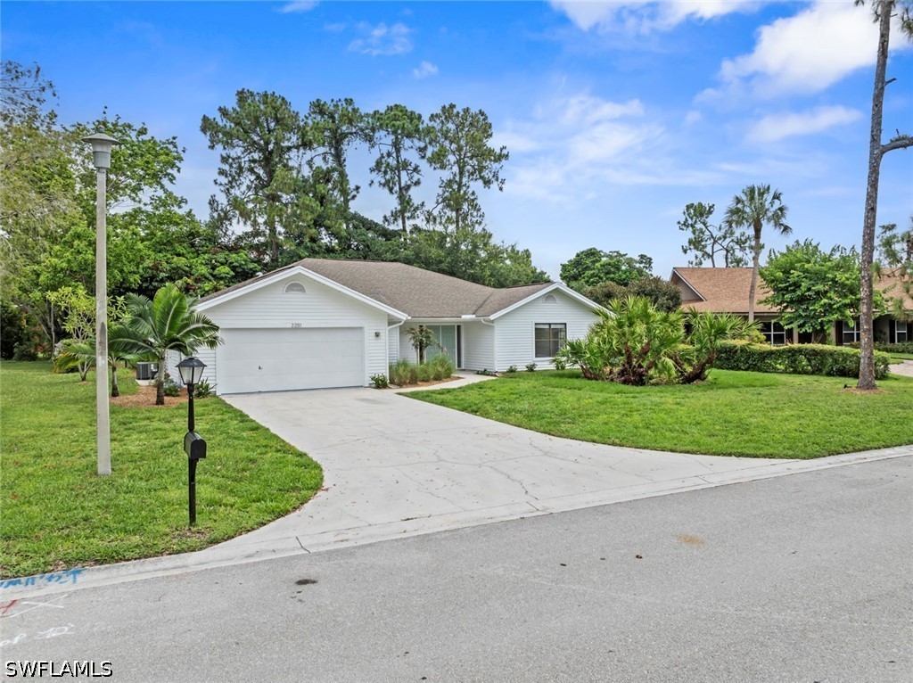 3 Bed Pool Home for Sale in Kings Lake, photo 3