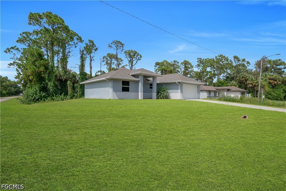 3 Bed SingleFamilyResidence for Sale in Lehigh Acres, photo 3
