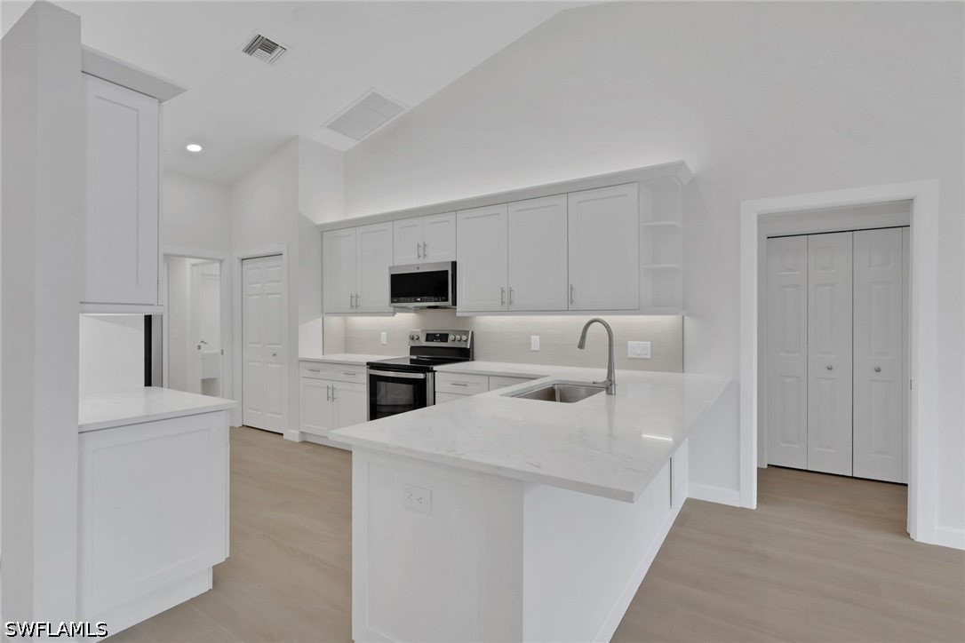 4 Bed Waterfront Home for Sale in Naples, photo 3