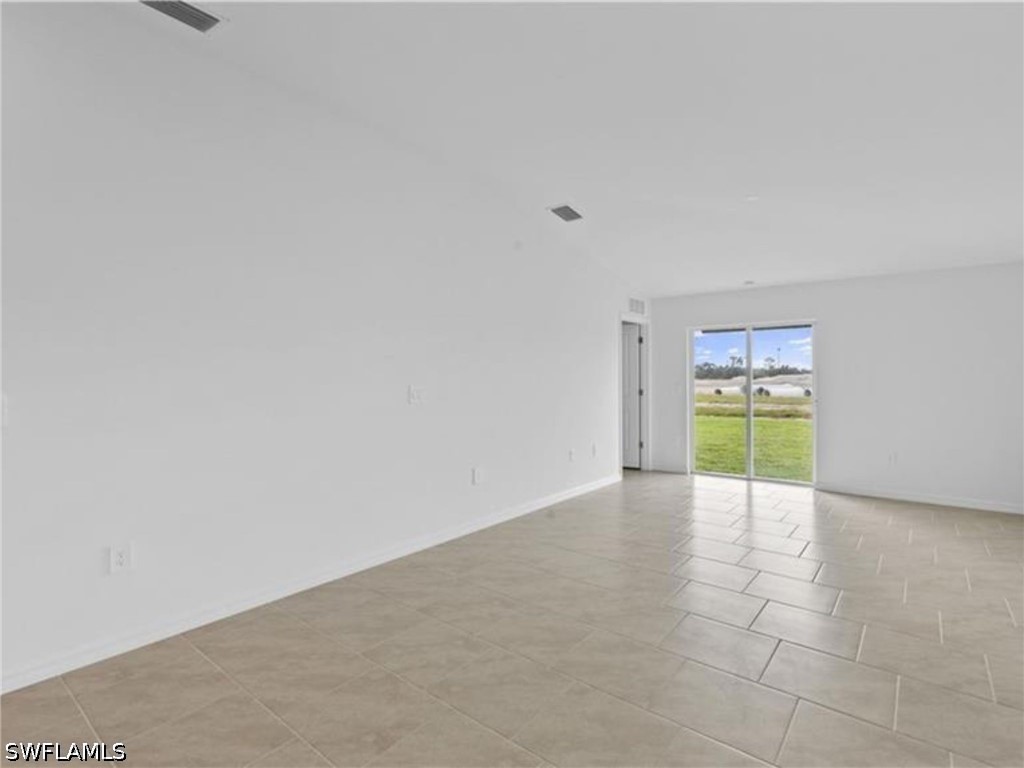 3 Bed SingleFamilyResidence for Sale in Crane Landing, photo 3