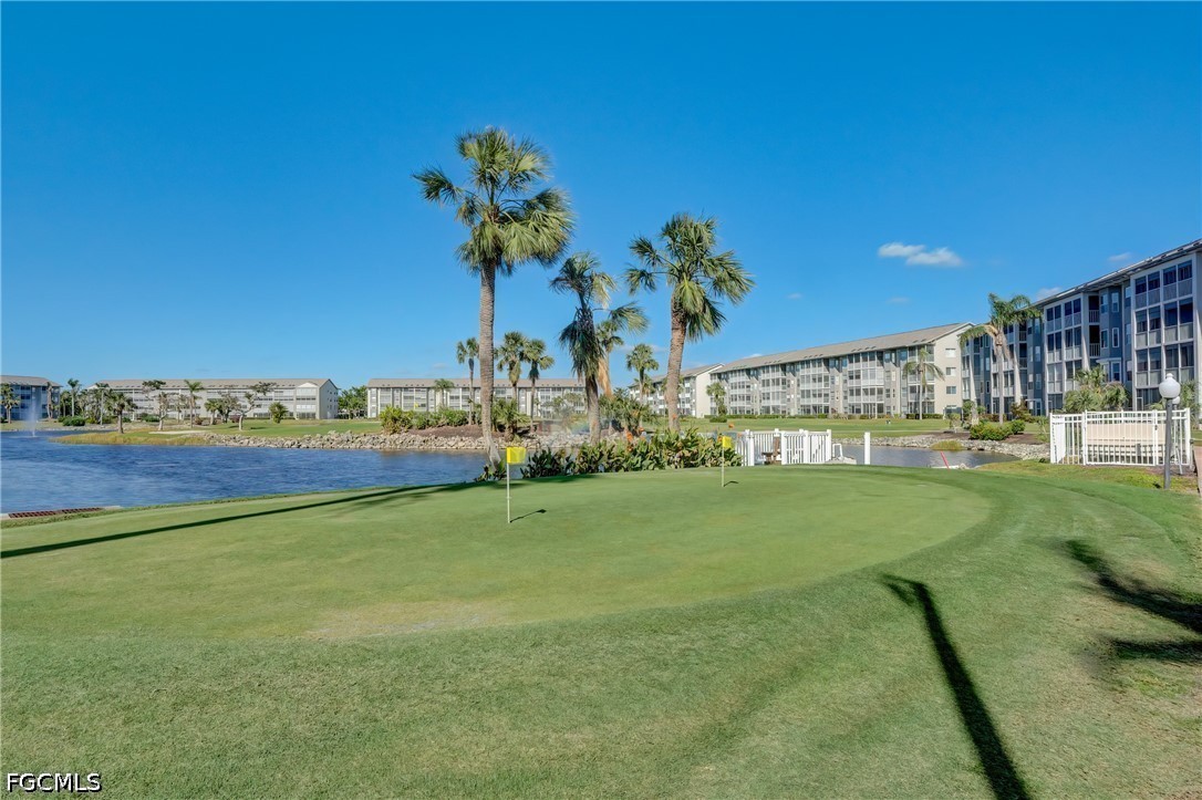 2 Bed Condominium for Sale in Fort Myers, photo 3
