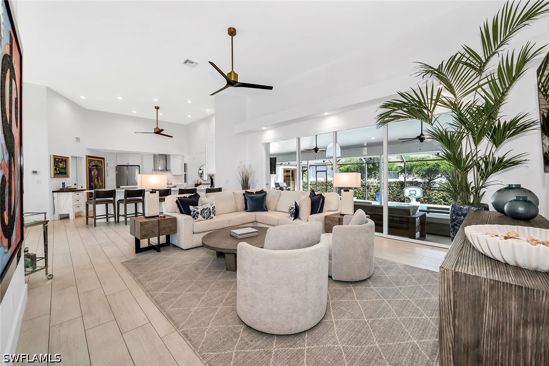 5 Bed Pool Home for Sale in Marco Island, photo 3