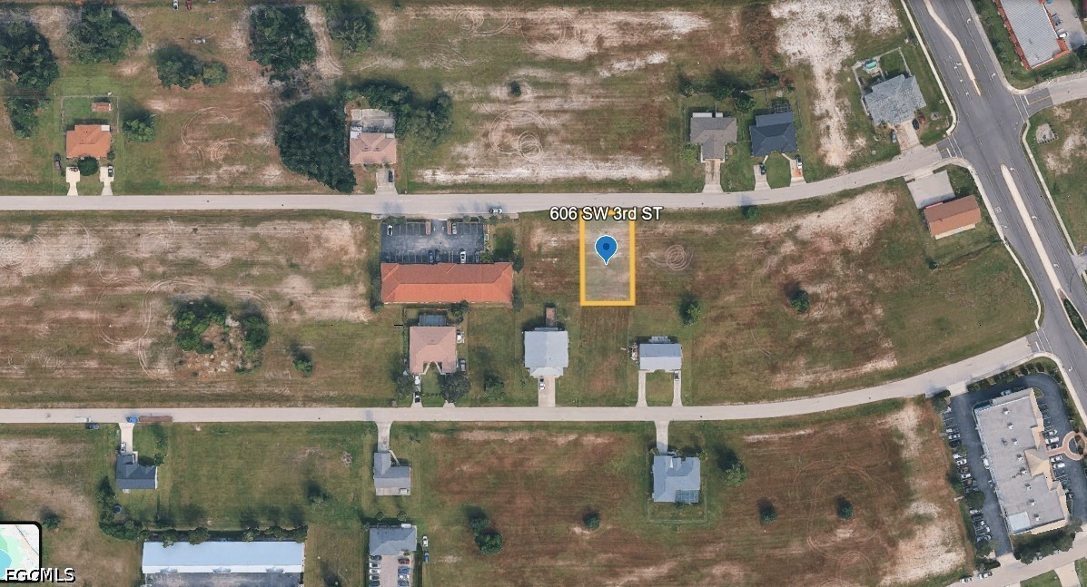 Commercial for Sale in Cape Coral, photo 3