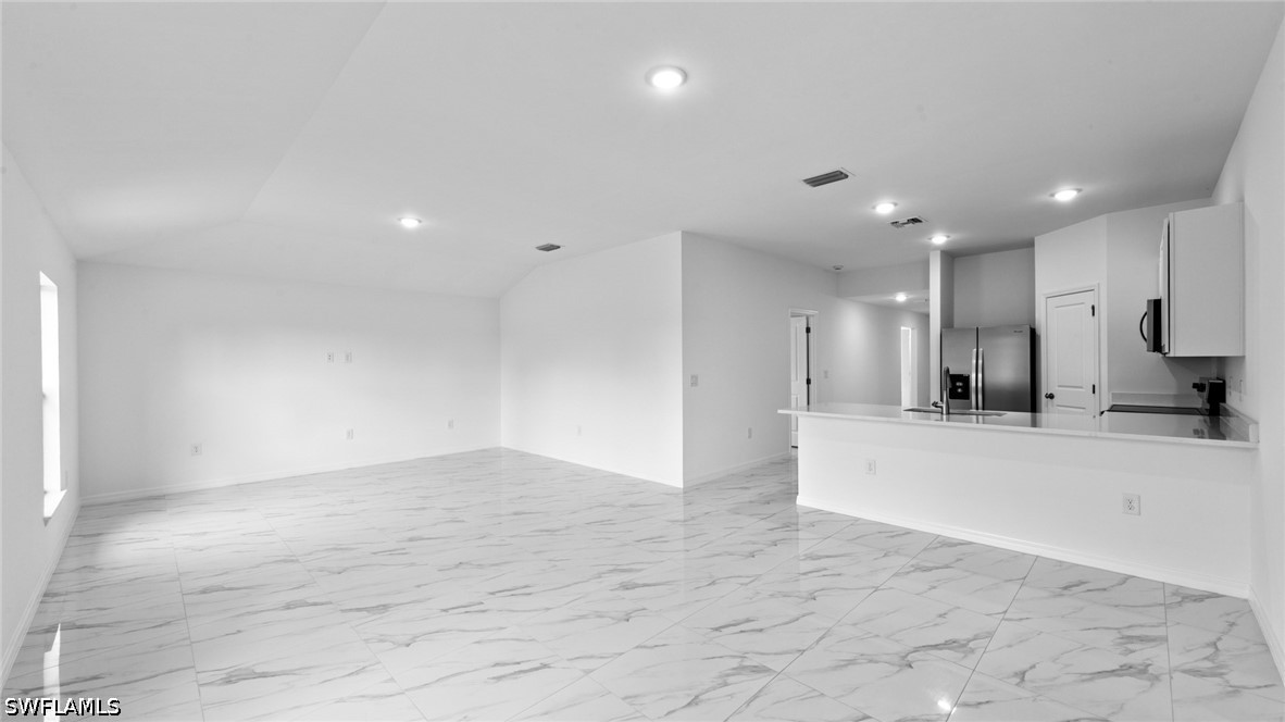 4 Bed SingleFamilyResidence for Sale in Lehigh Acres, photo 3