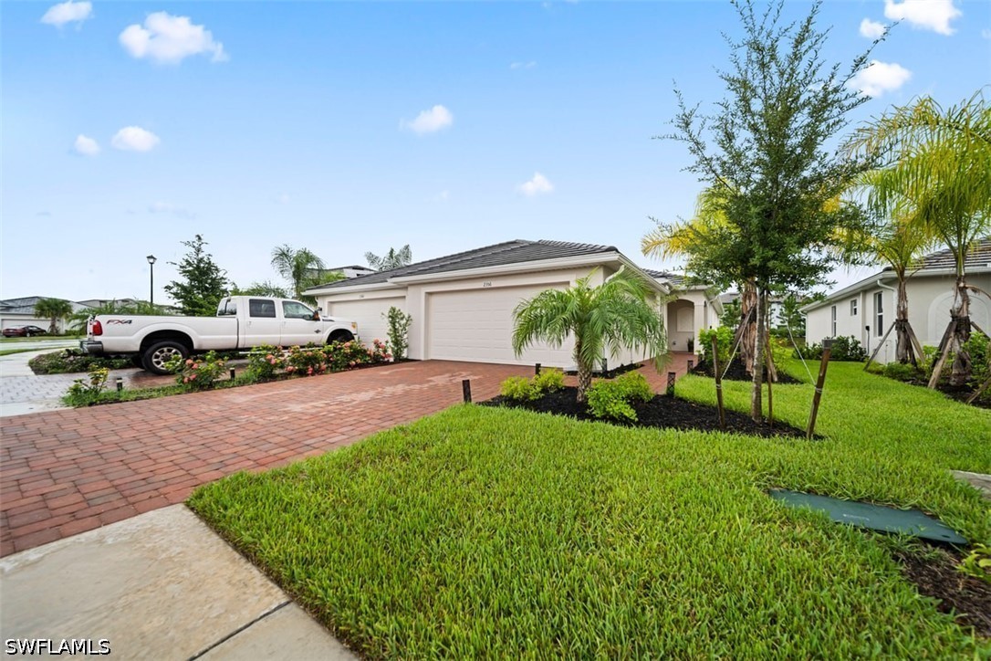 2 Bed Attached for Sale in Naples, photo 3