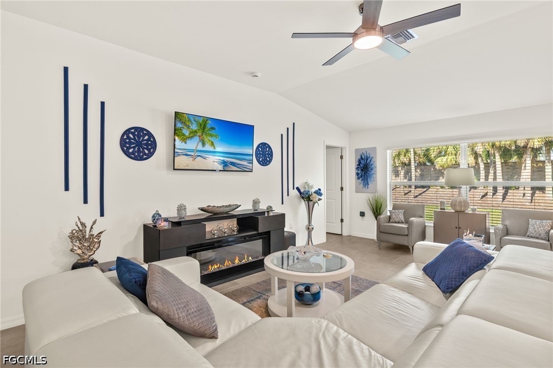 4 Bed SingleFamilyResidence for Sale in Oakview, photo 3