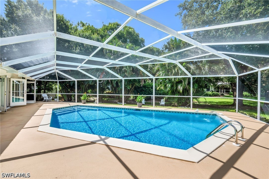 3 Bed Pool Home for Sale in Monterey, photo 3