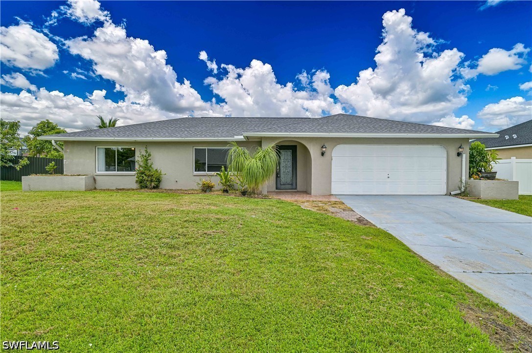 3 Bed SingleFamilyResidence for Sale in Cape Coral, photo 3
