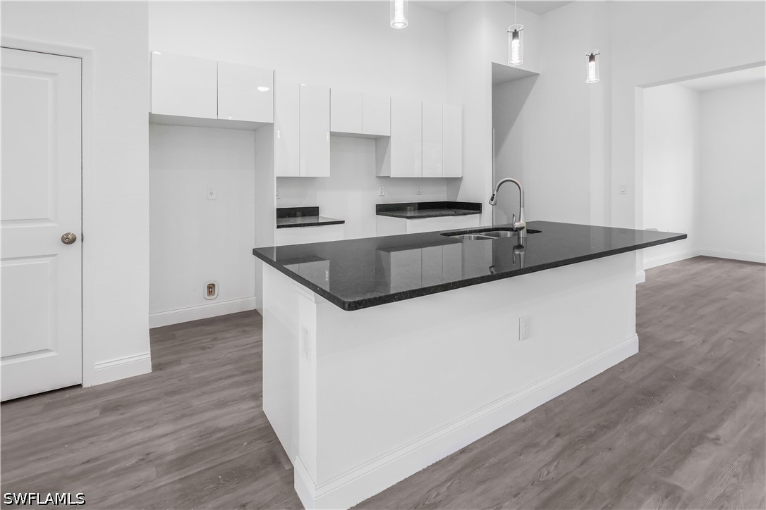 3 Bed SingleFamilyResidence for Sale in Lehigh Acres, photo 3