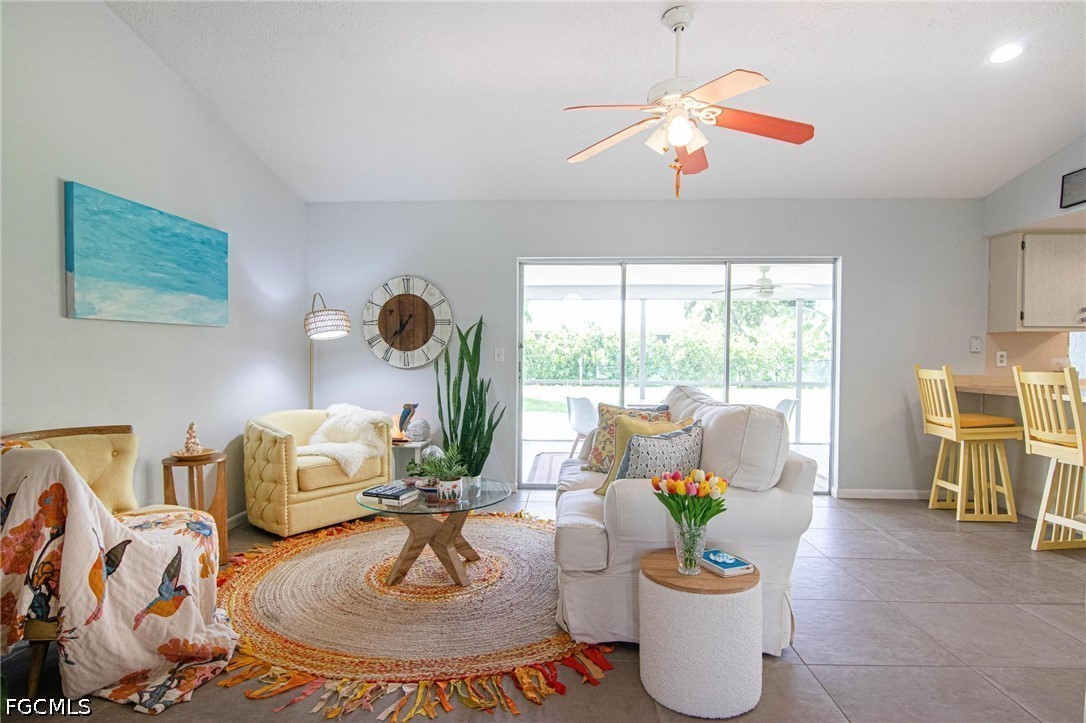 3 Bed SingleFamilyResidence for Sale in Cape Coral, photo 3