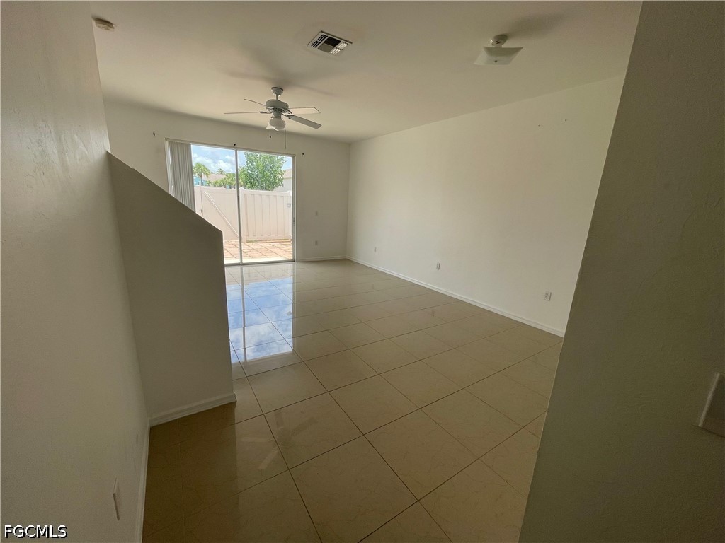 2 Bed Townhouse for Sale in Fort Myers, photo 3