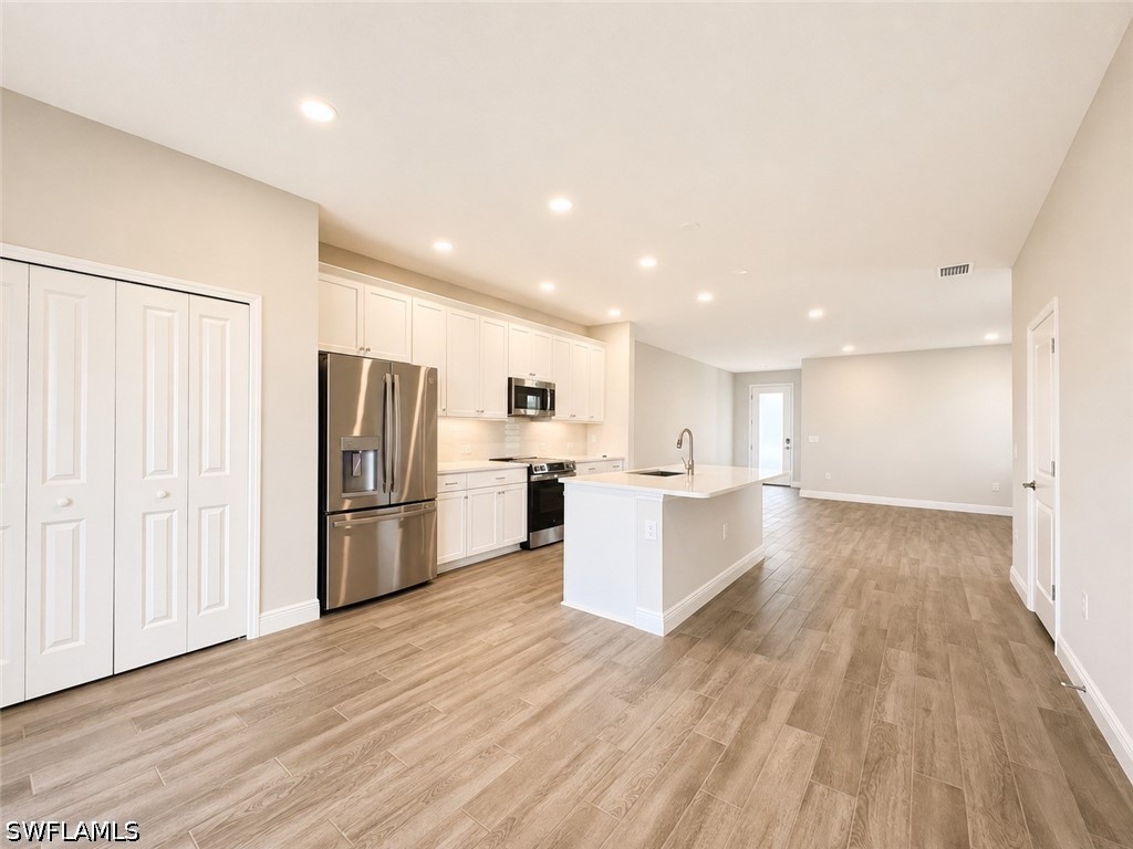 3 Bed Waterfront Home for Sale in Skysail, photo 3