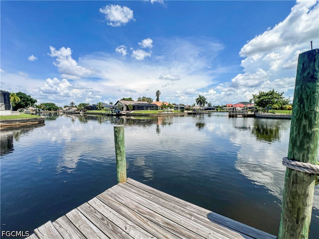2 Bed Waterfront Home for Sale in Cape Coral, photo 3